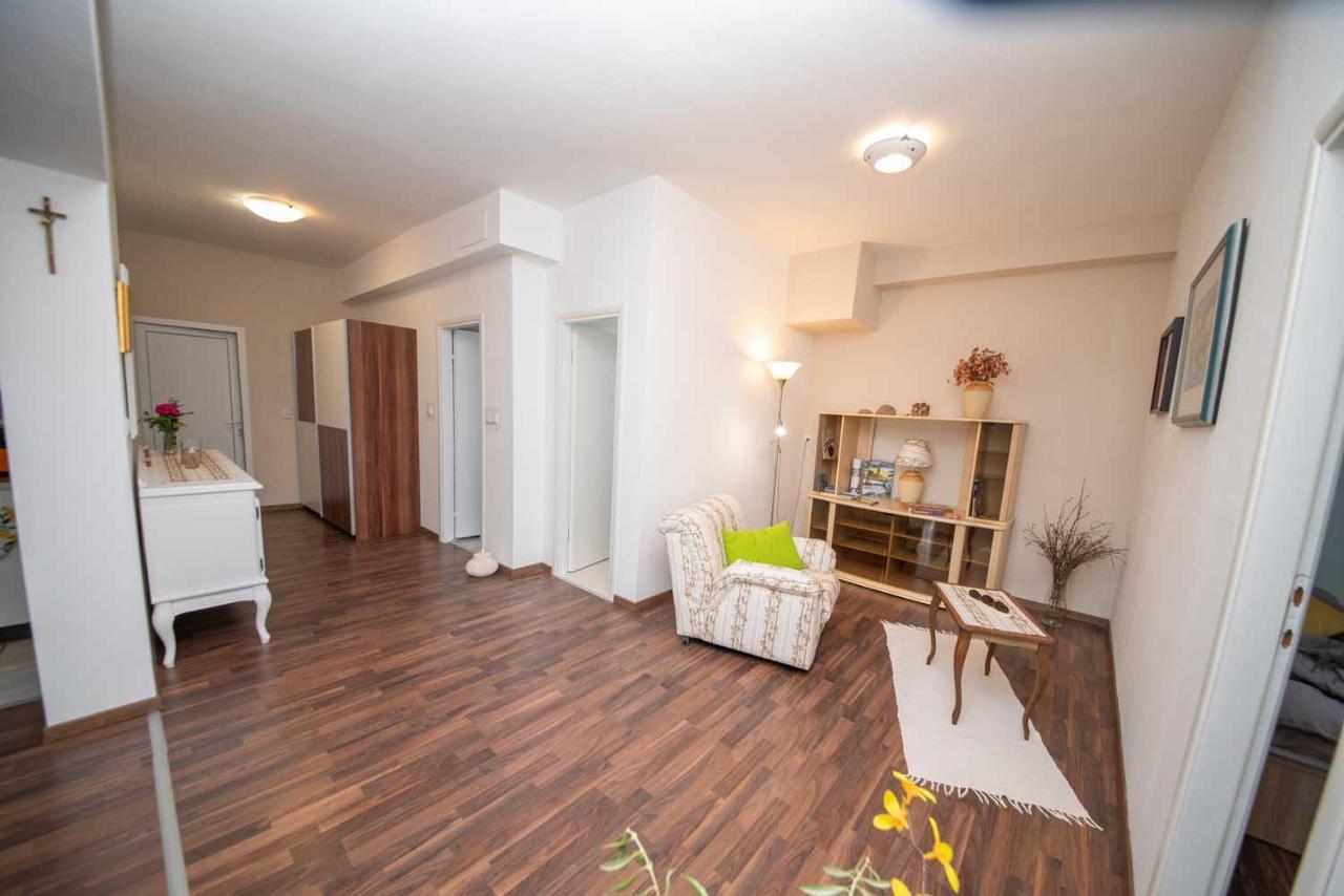 Apartman Mjeda คาสตาฟ ภายนอก รูปภาพ